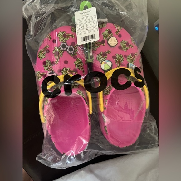 CROCS Cutie Crush Spring Break ClogK Pink Beach Junior Girls MULTI SZ - Picture 3 of 3